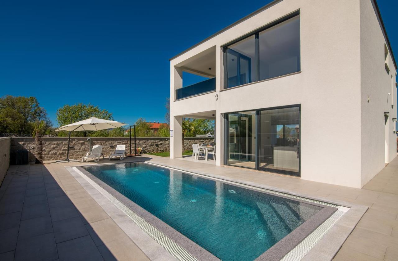 Luxury Villa Weiss - Malinska - Heated Pool - Central Floor Heating In Winter Exterior foto