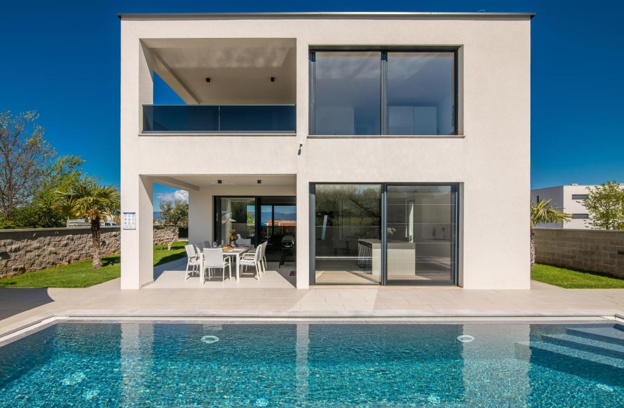 Luxury Villa Weiss - Malinska - Heated Pool - Central Floor Heating In Winter Exterior foto